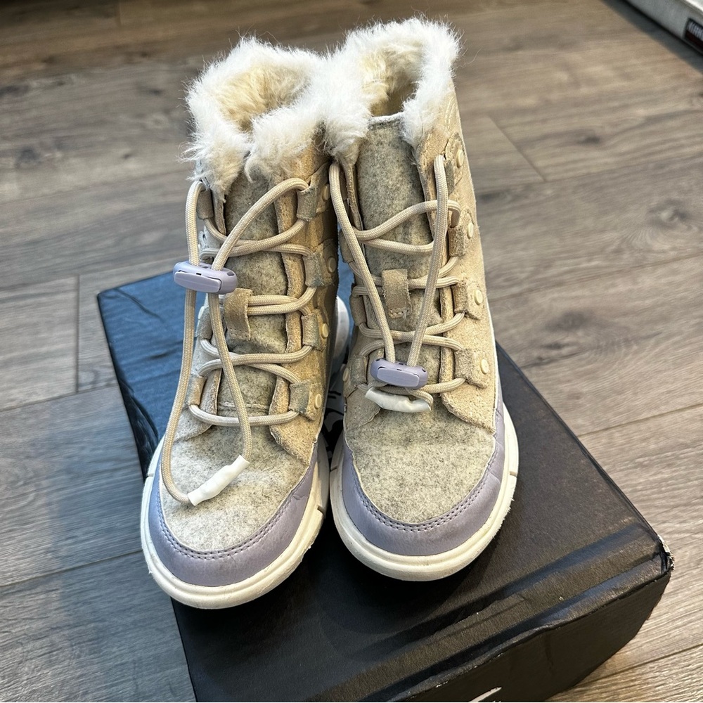 Sorel Gray and White Cozy Fur Trim Boots
